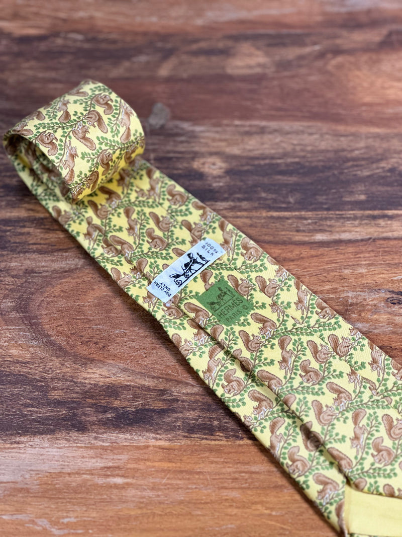 Corbata Hermés amarilla