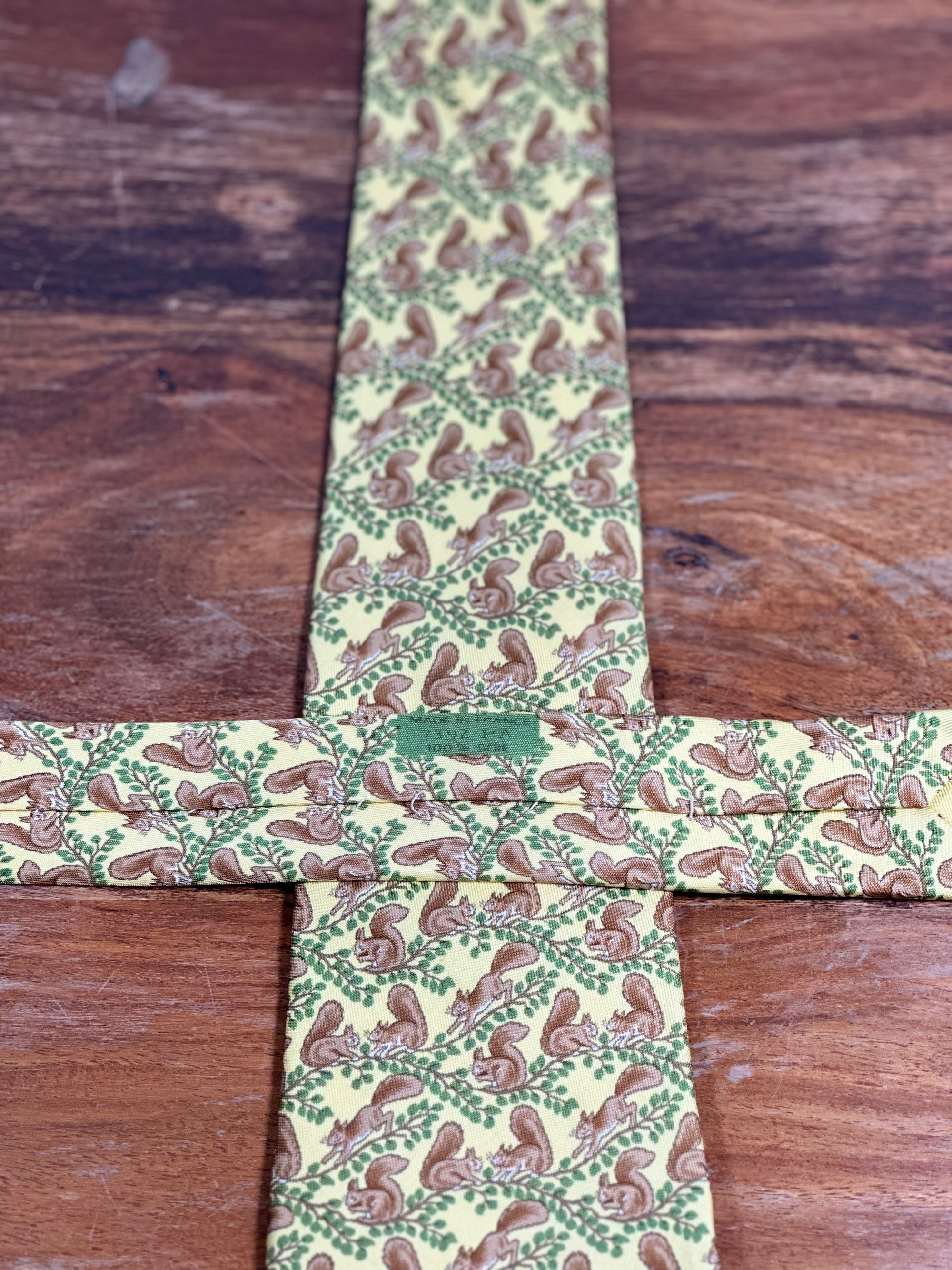 Corbata Hermés amarilla
