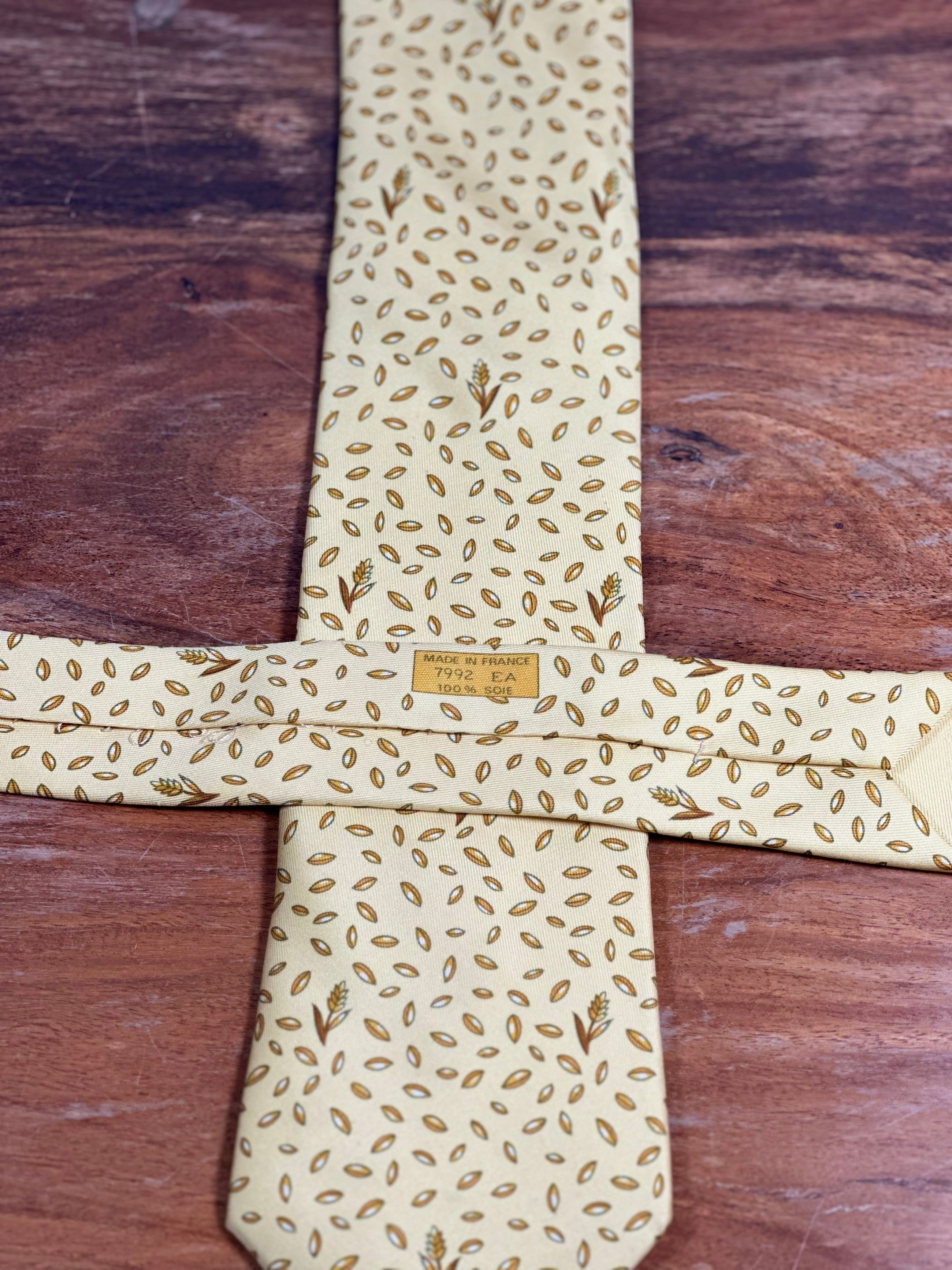 Corbata Hermés amarilla