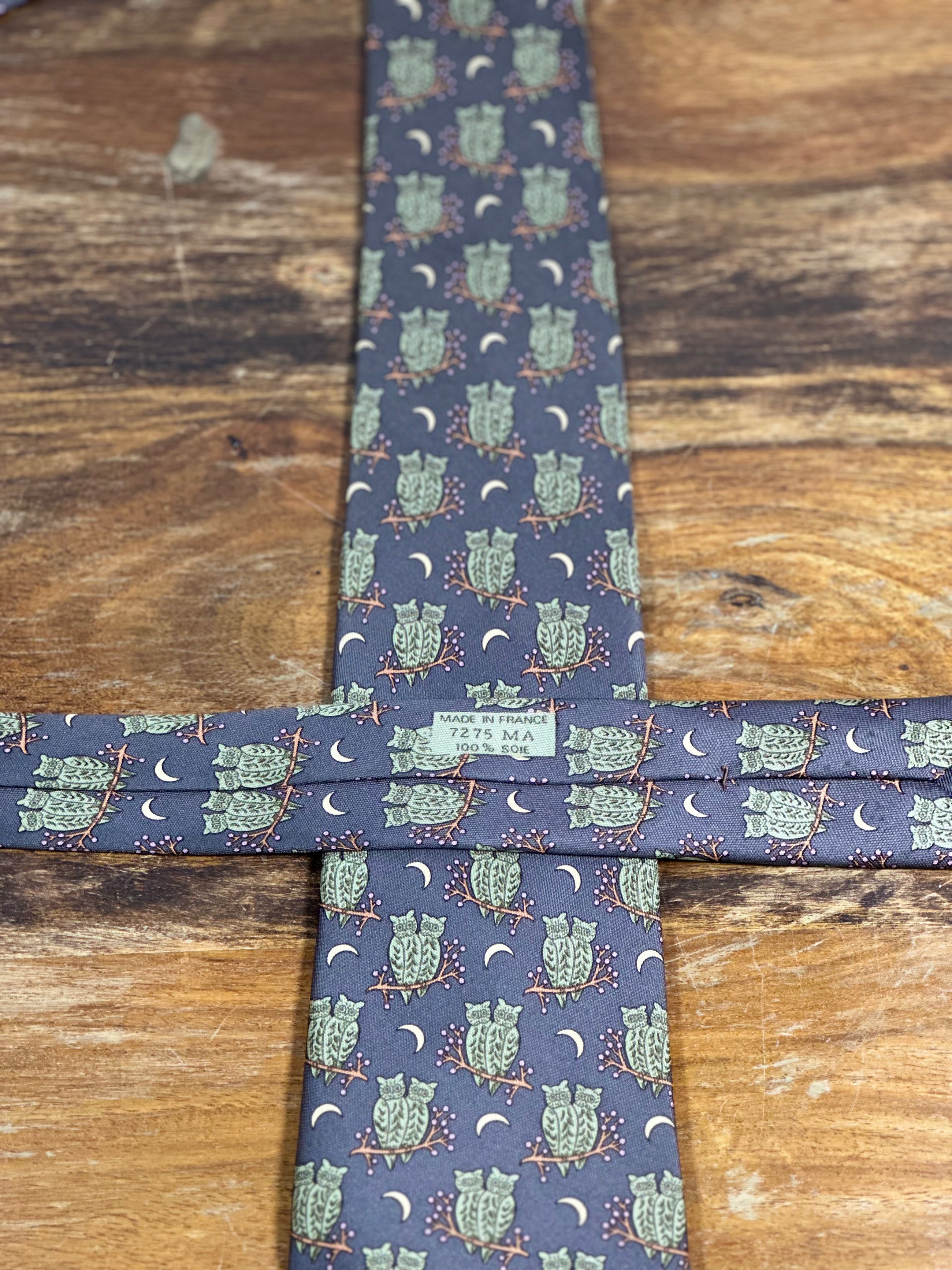 Corbata Hermés marrón