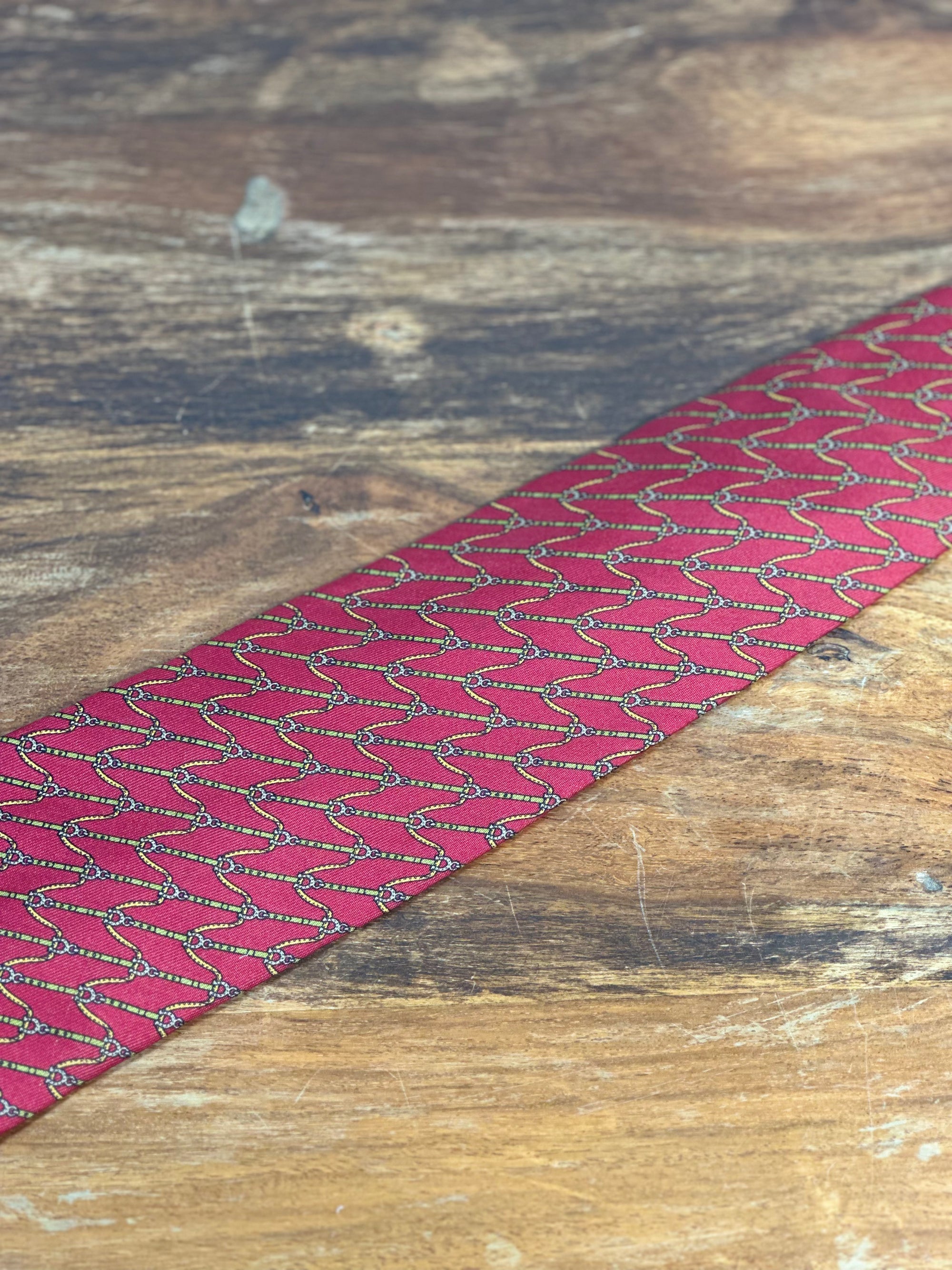 Corbata Gucci roja