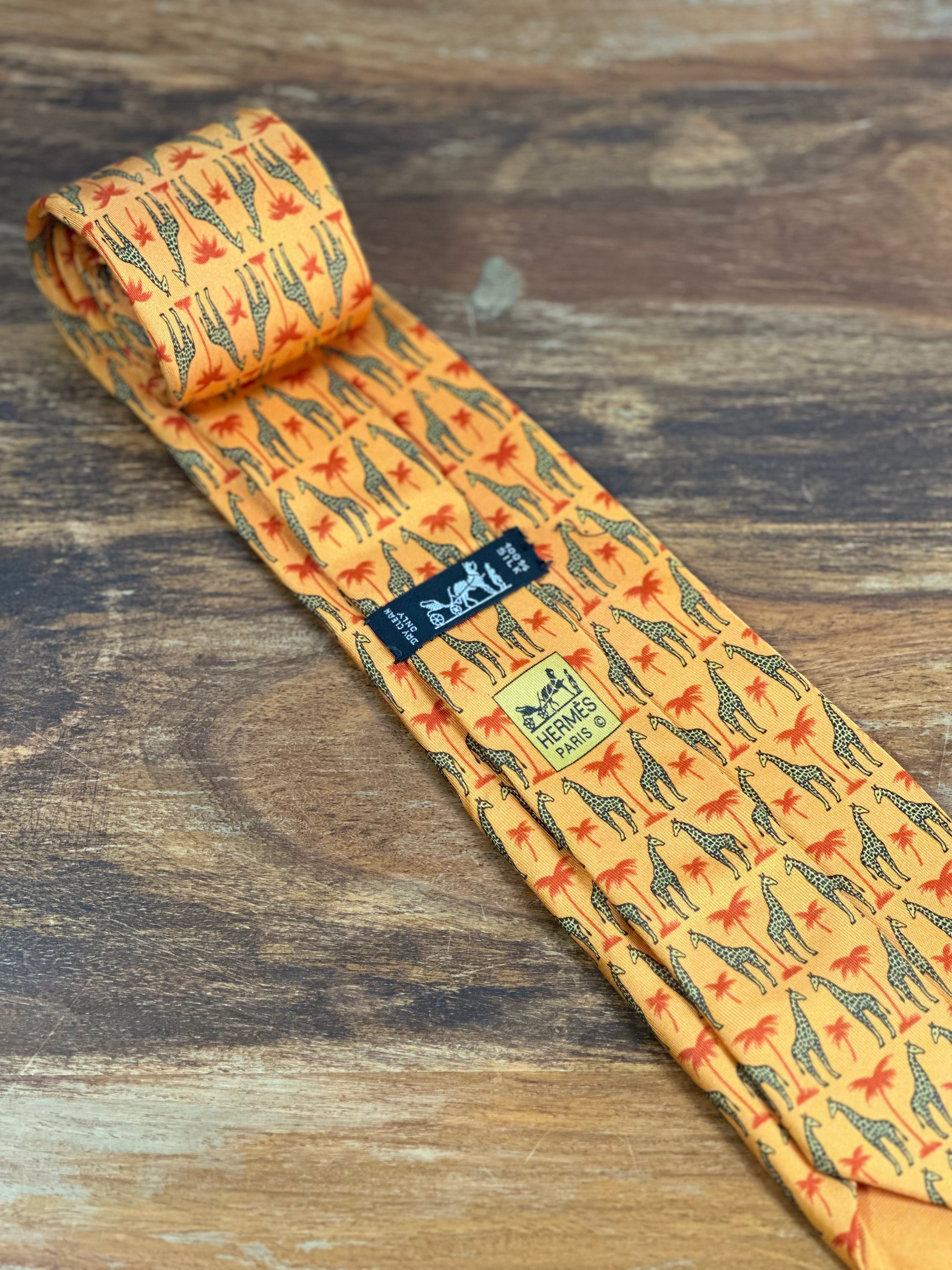 Corbata Hermés naranja