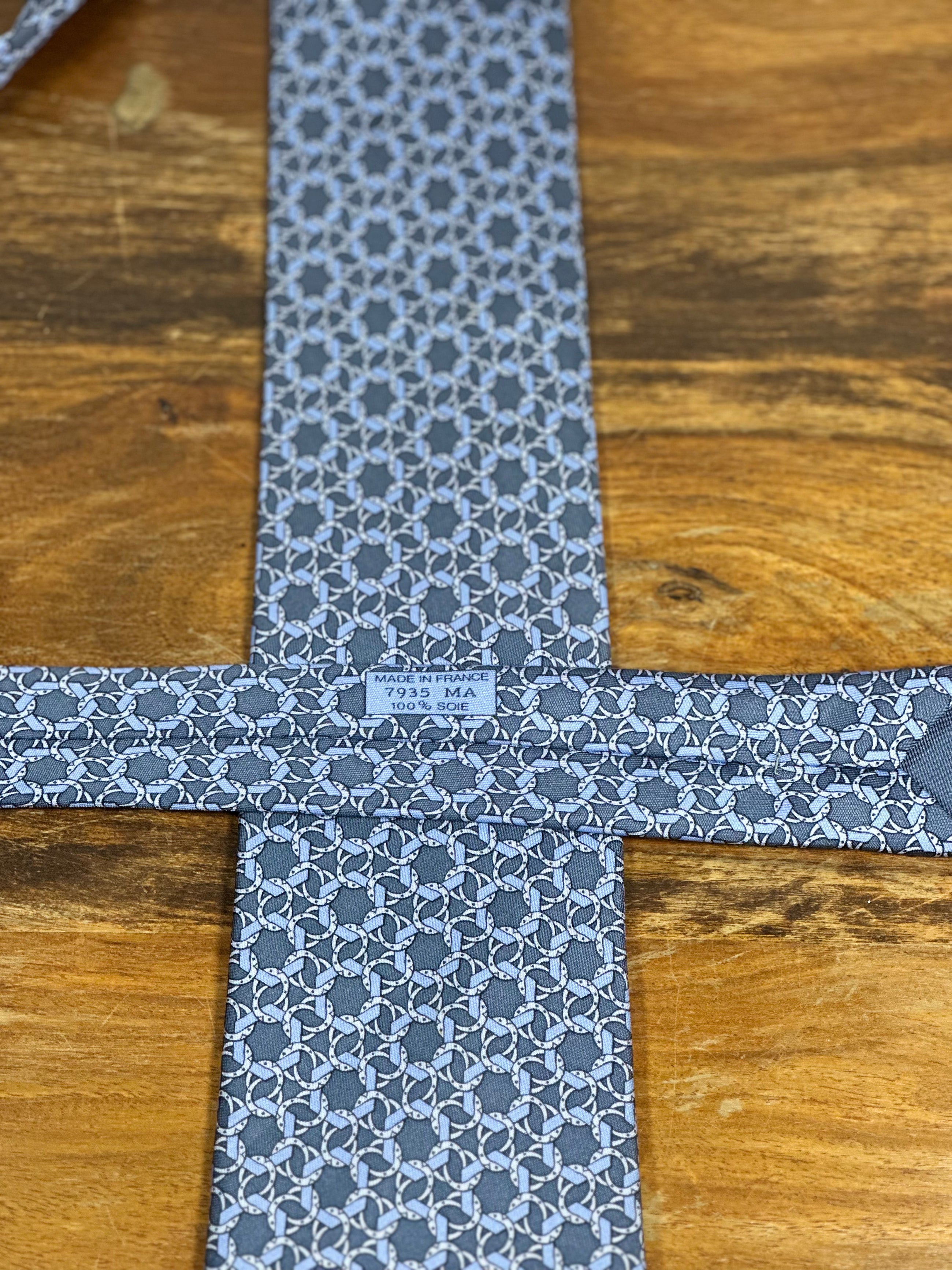 Corbata Hermés azul
