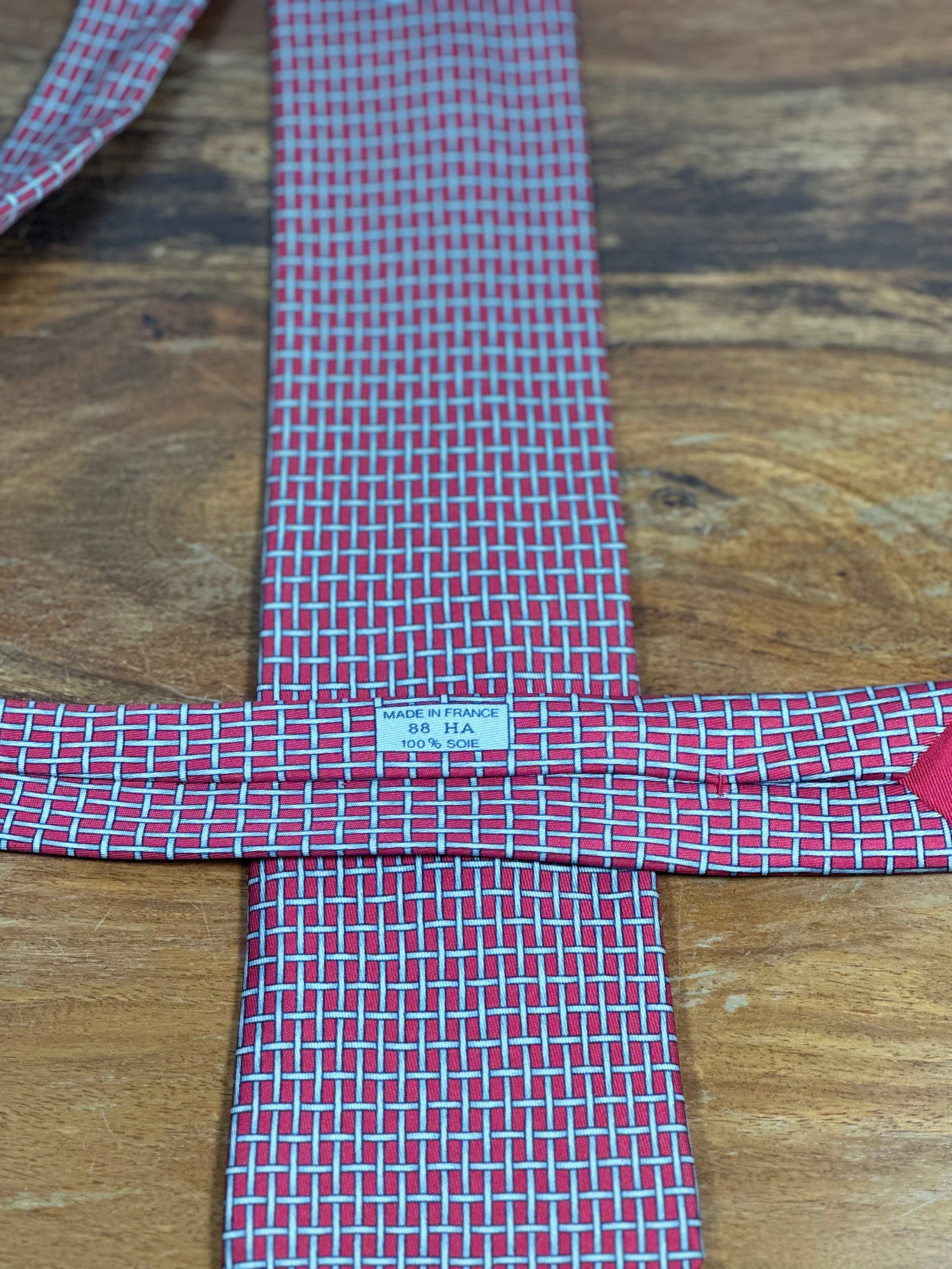 Corbata Hermés roja