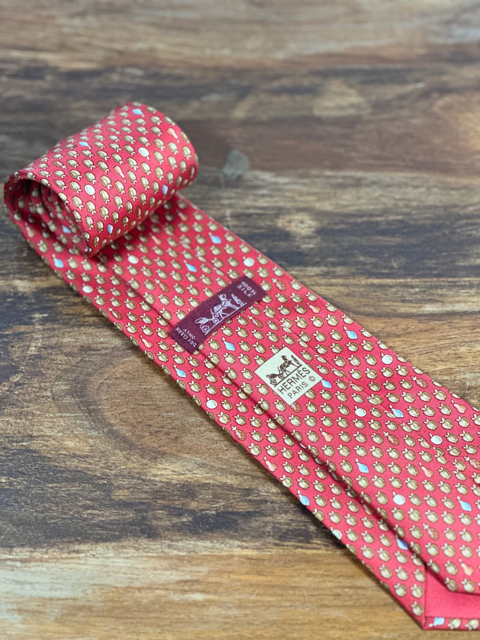 Corbata Hermés roja