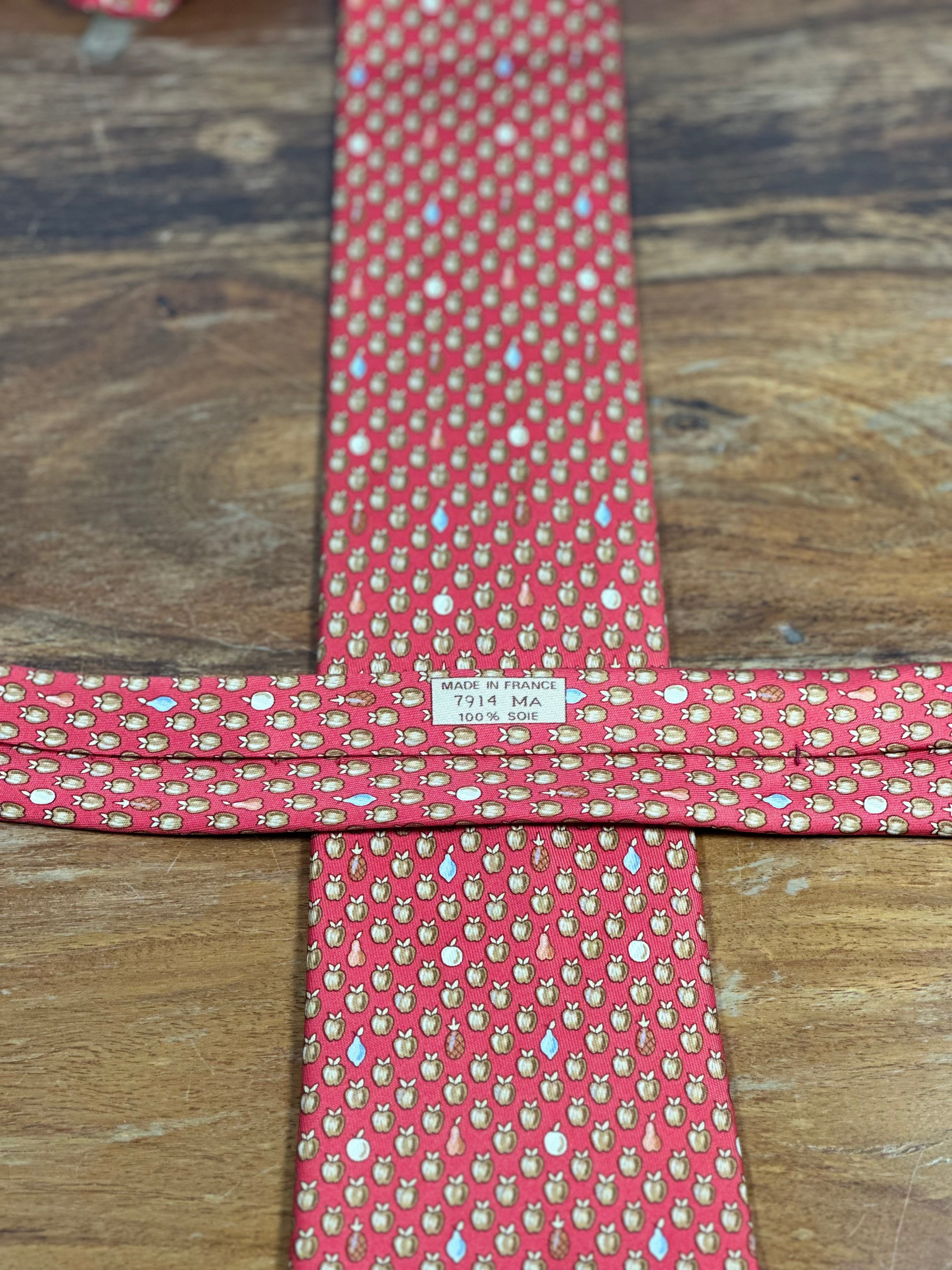 Corbata Hermés roja