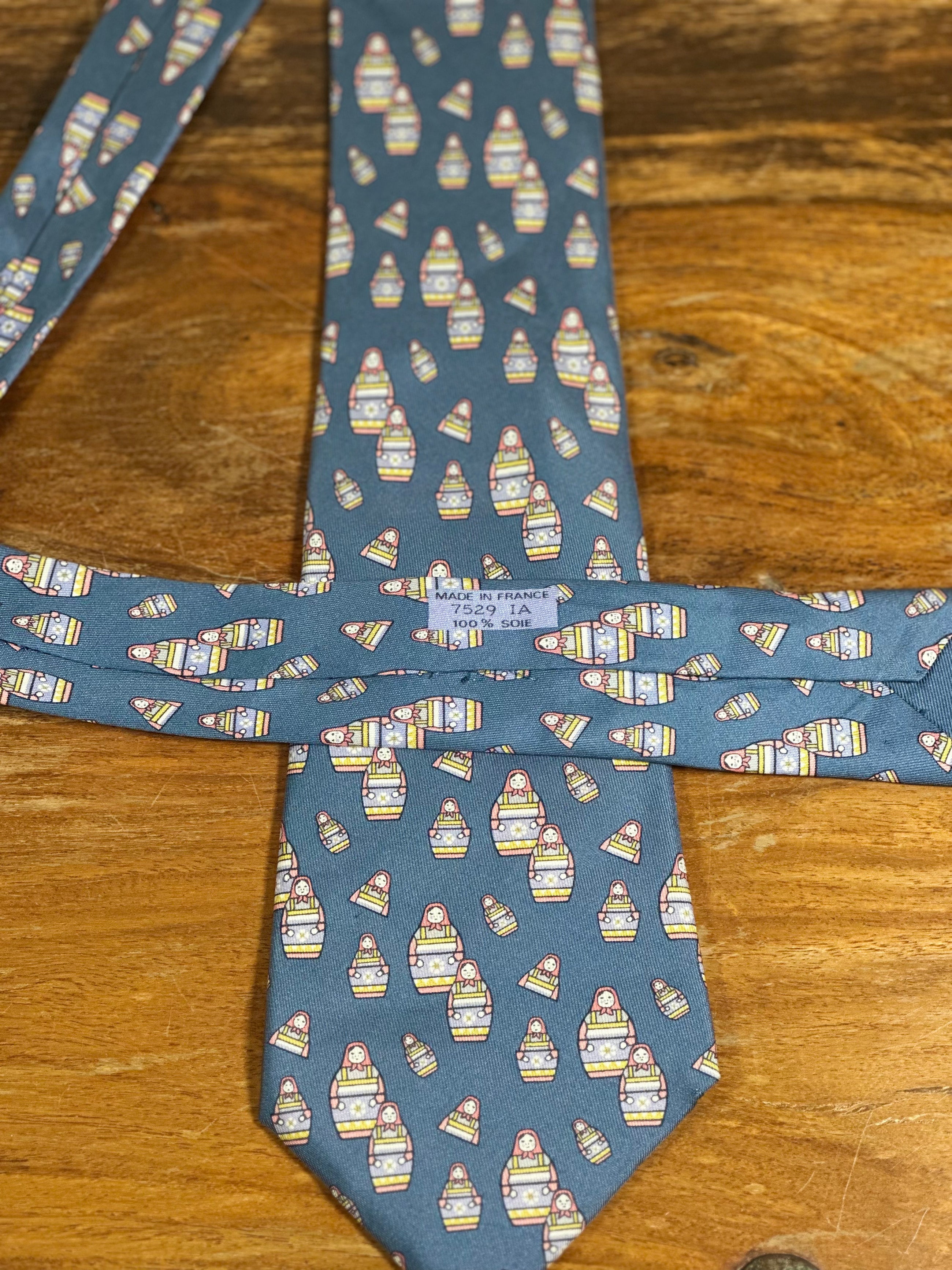 Corbata Hermés azul