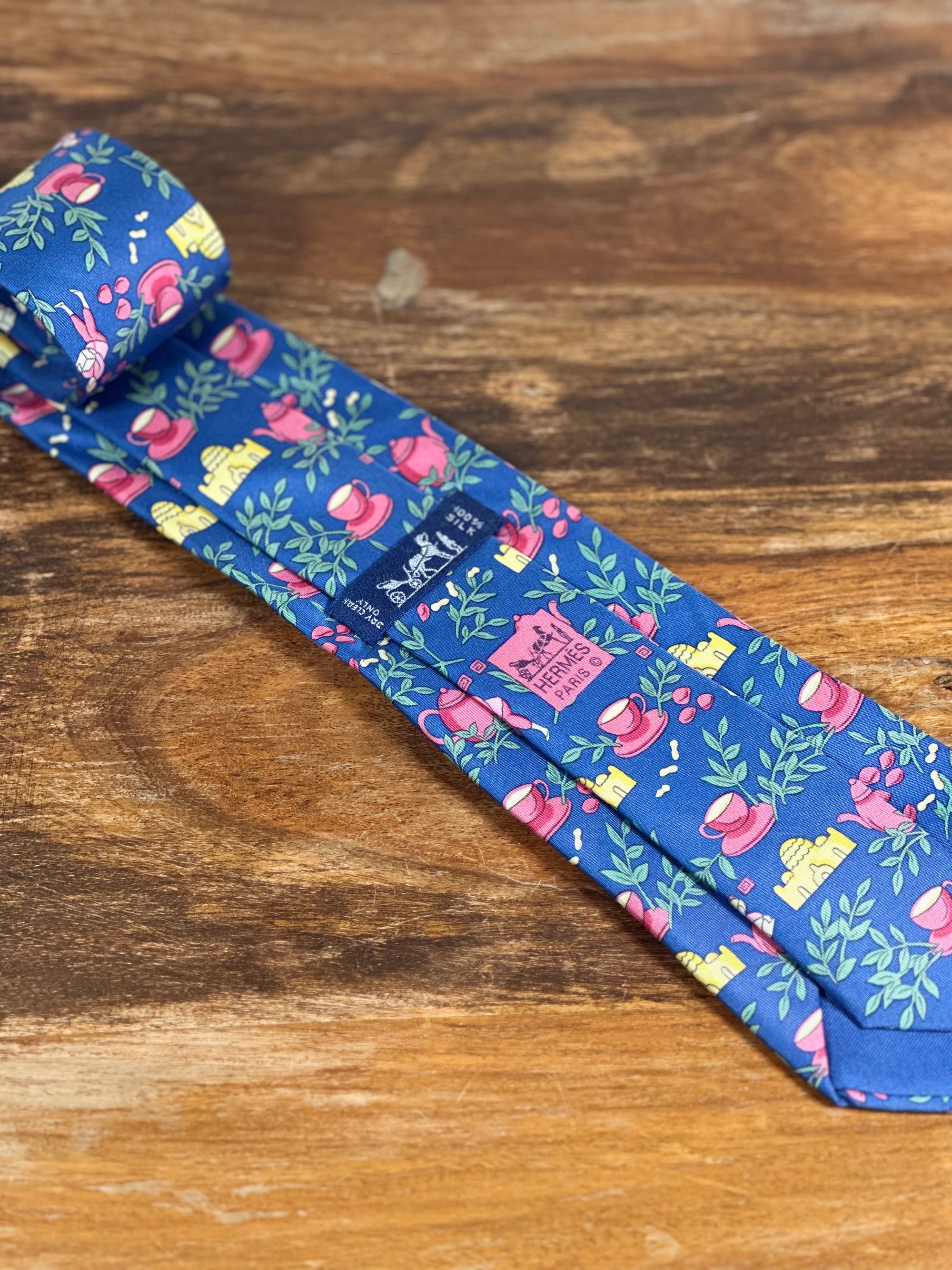 Corbata Hermés azul