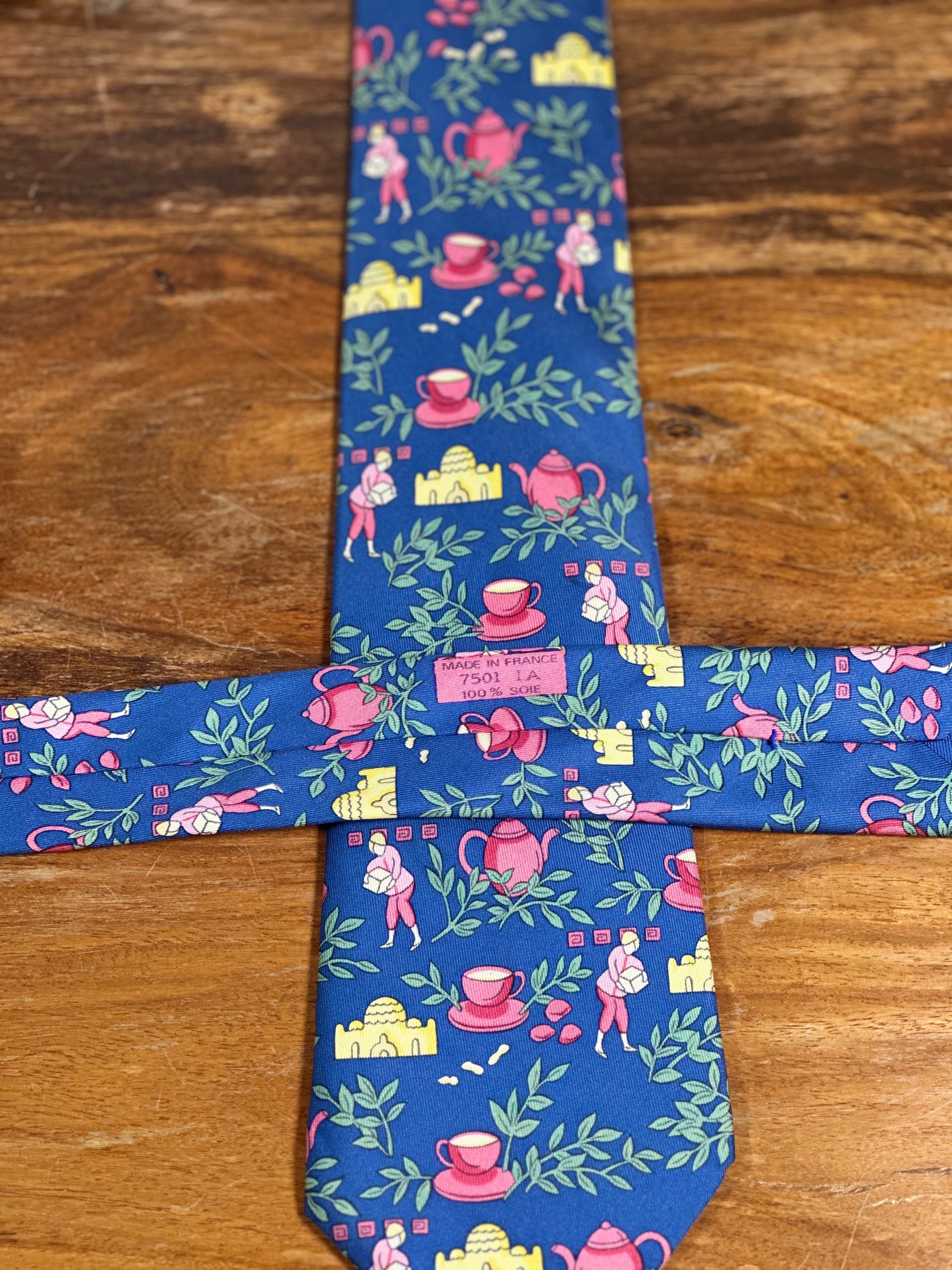 Corbata Hermés azul