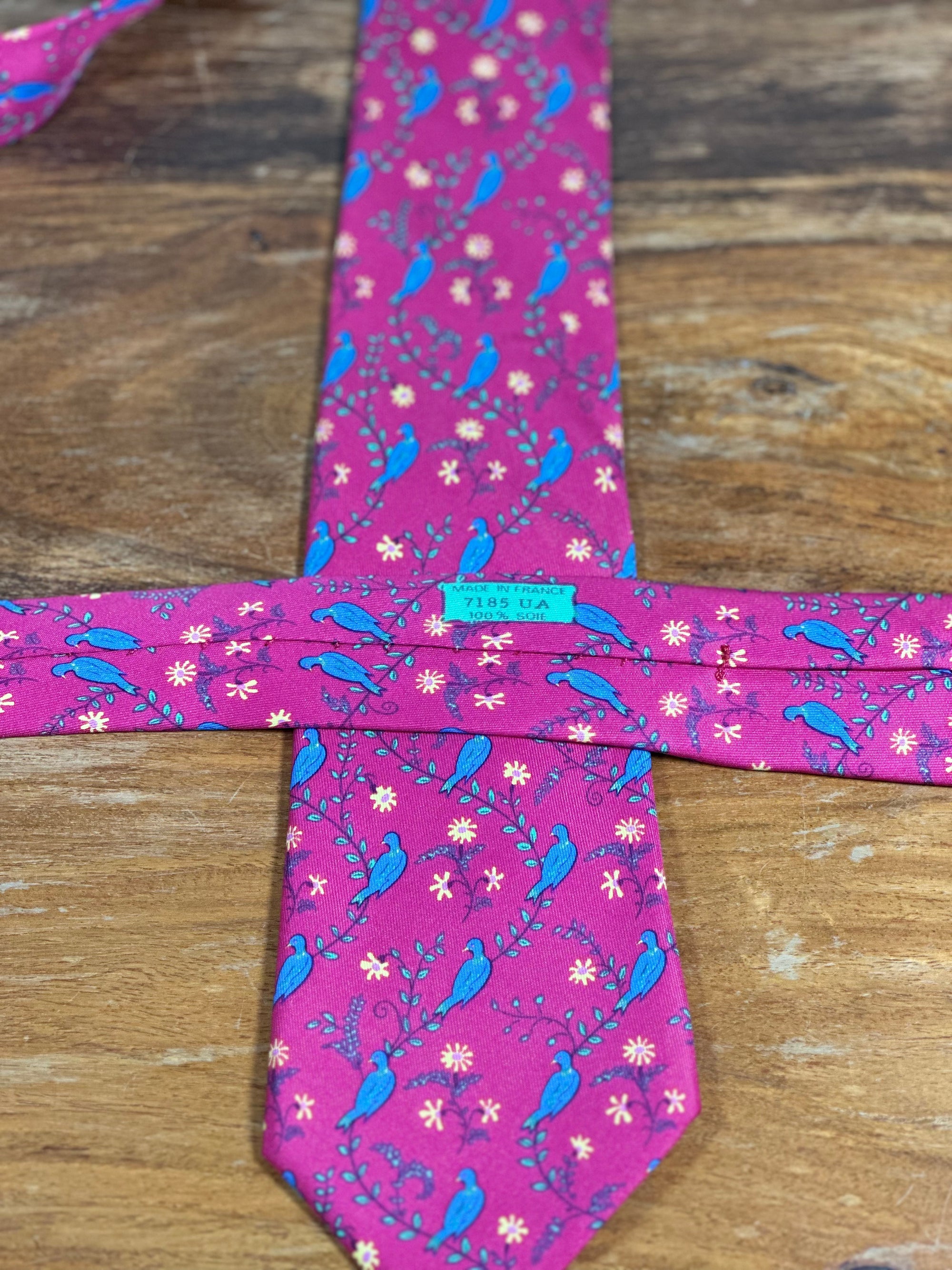 Corbata Hermés roja