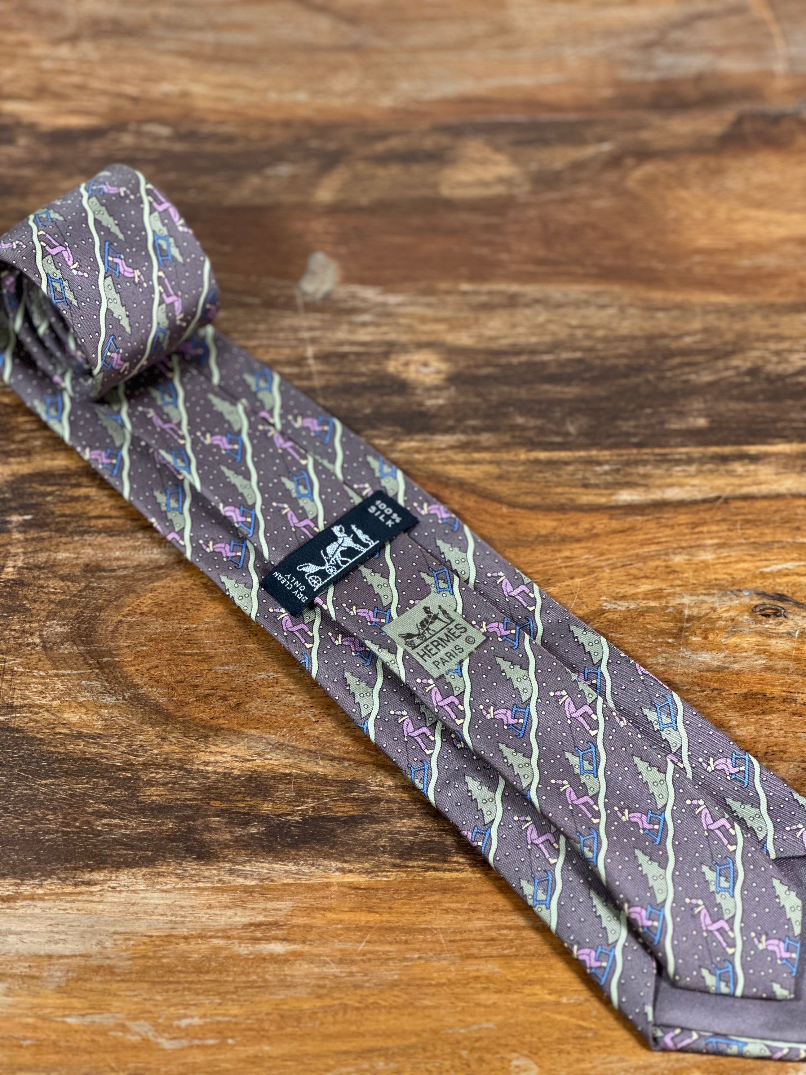 Corbata Hermés marrón