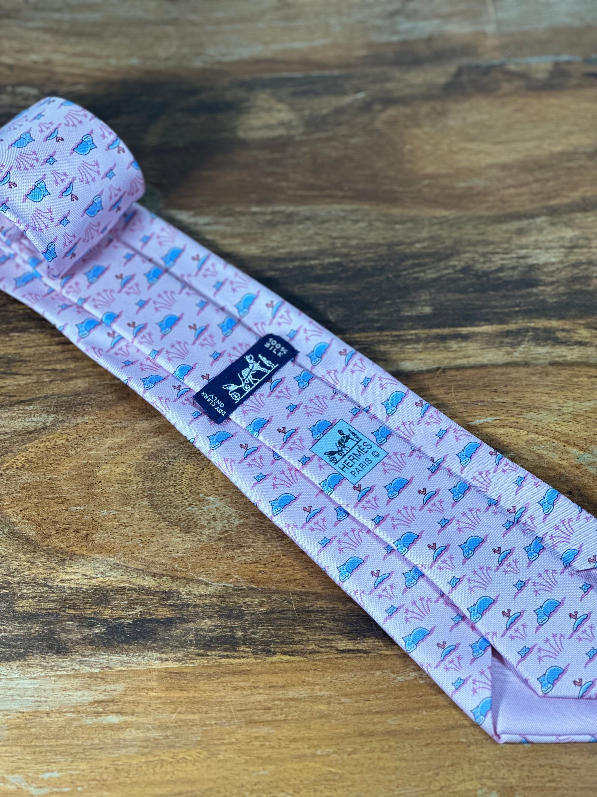 Corbata Hermés rosa