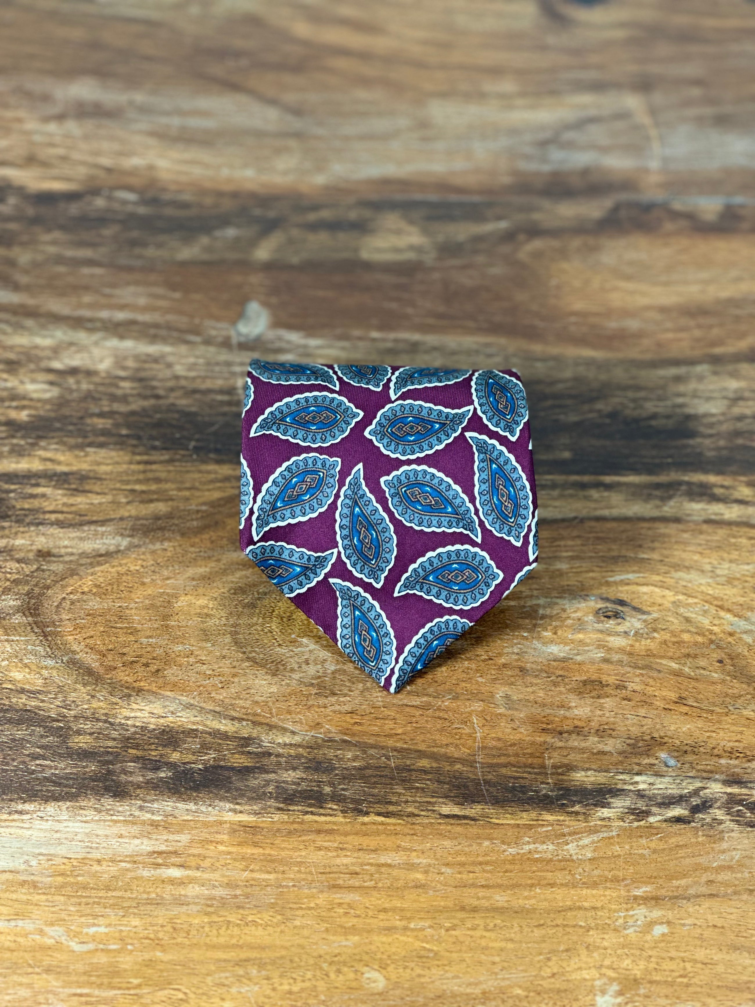 Corbata Givenchy burdeos