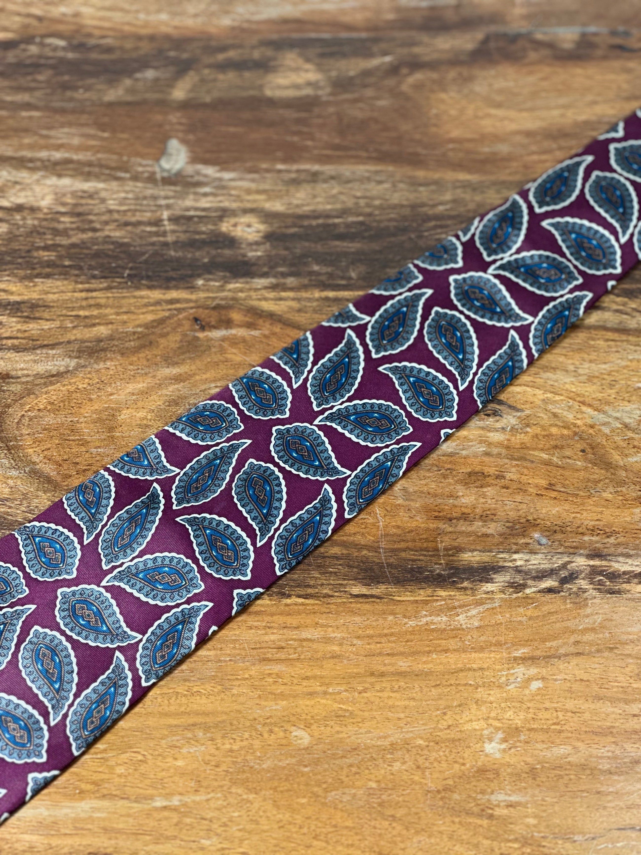 Corbata Givenchy burdeos