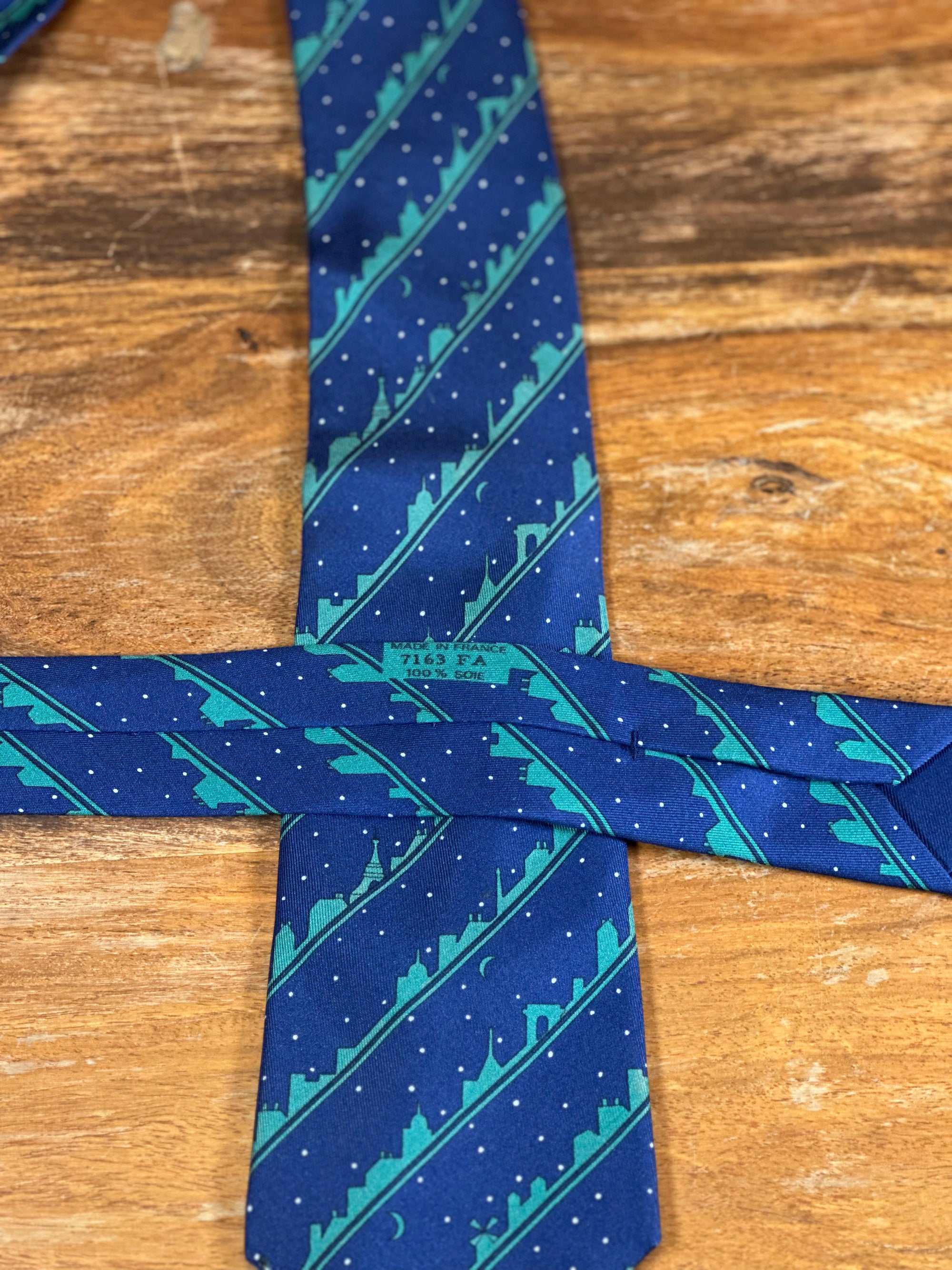 Corbata Hermés azul