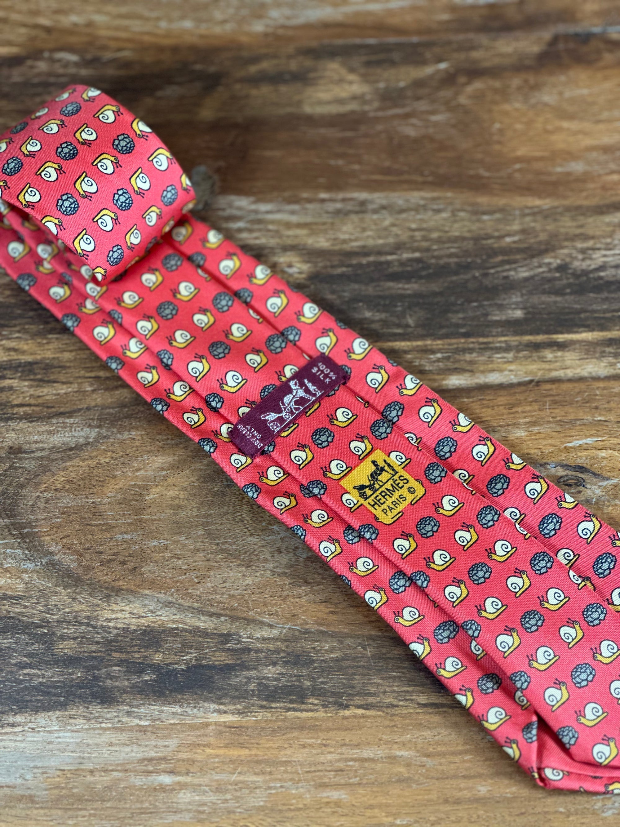 Corbata Hermés roja