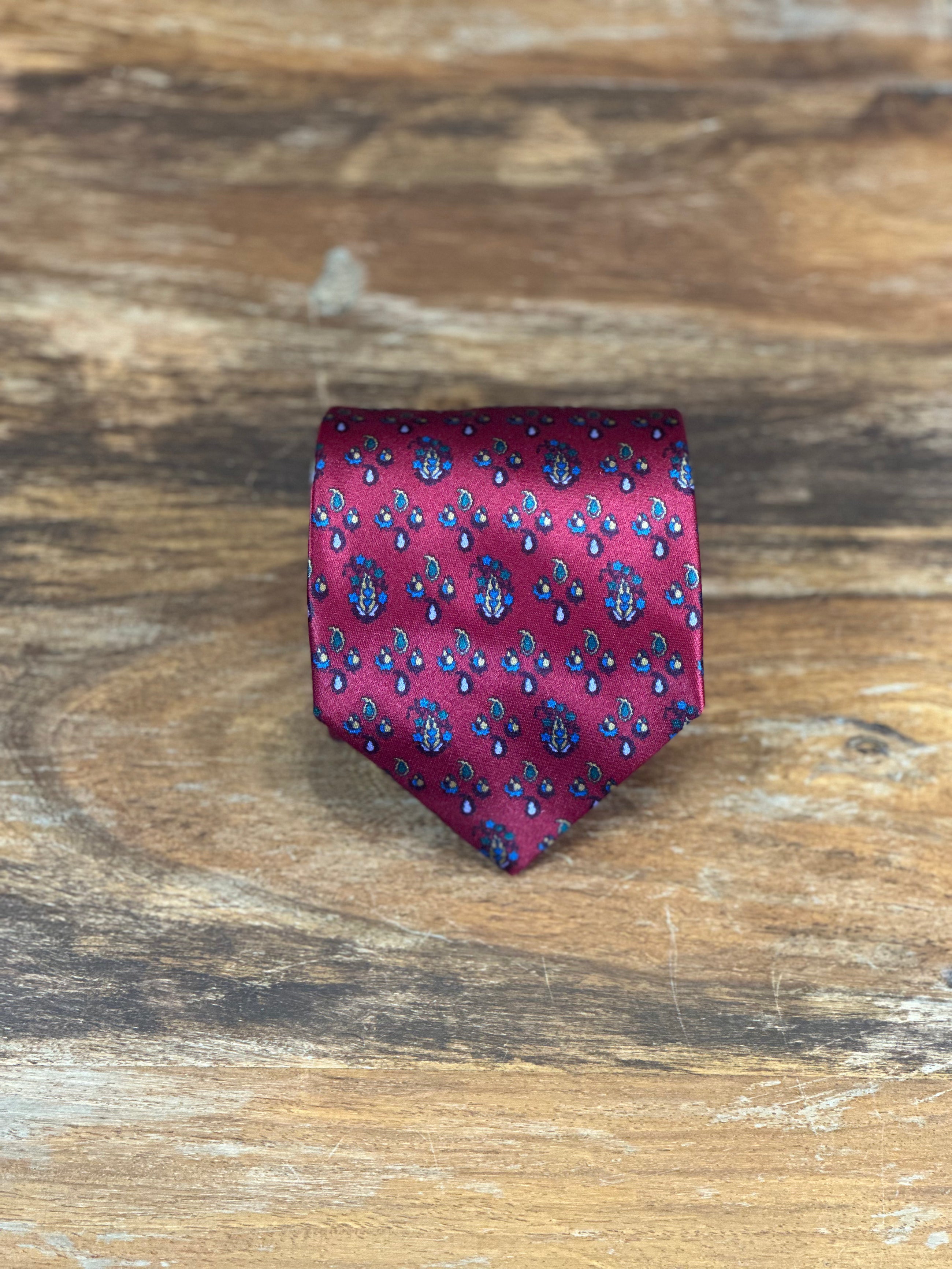 Corbata Yves Saint Laurent burdeos