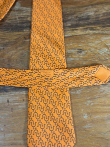 Corbata Hermés naranja