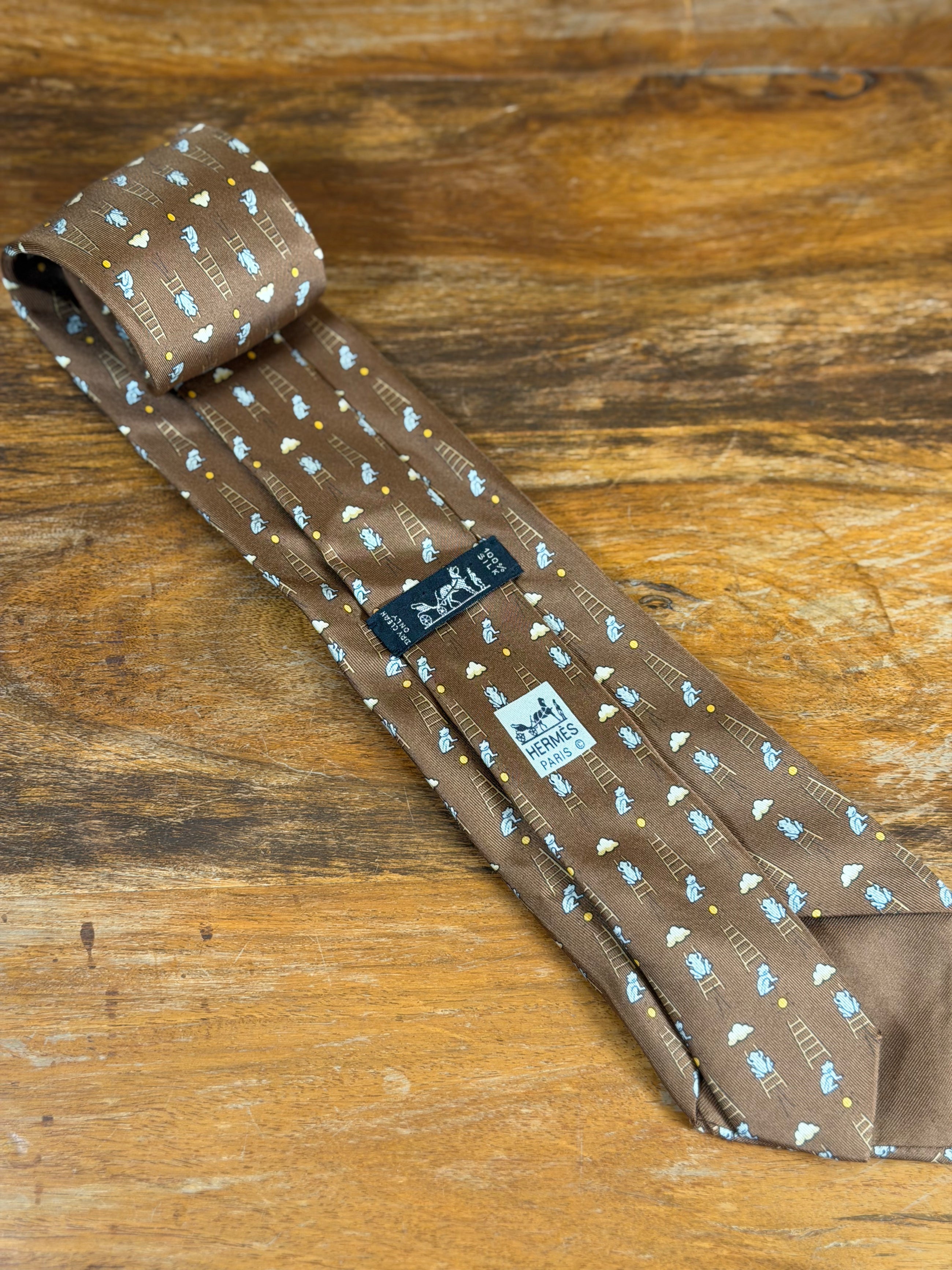 Corbata Hermés marrón