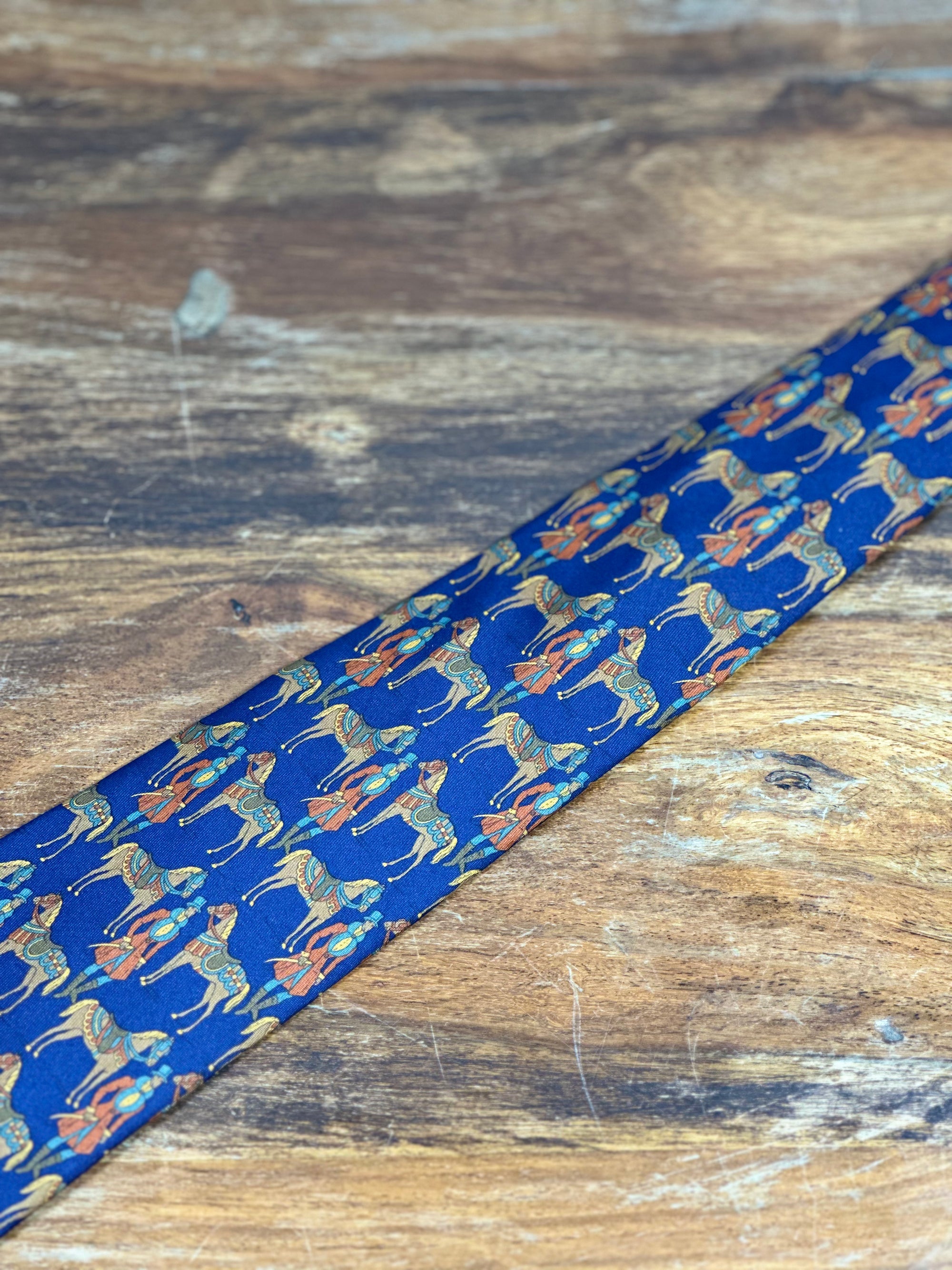 Corbata Salvatore Ferragamo azul