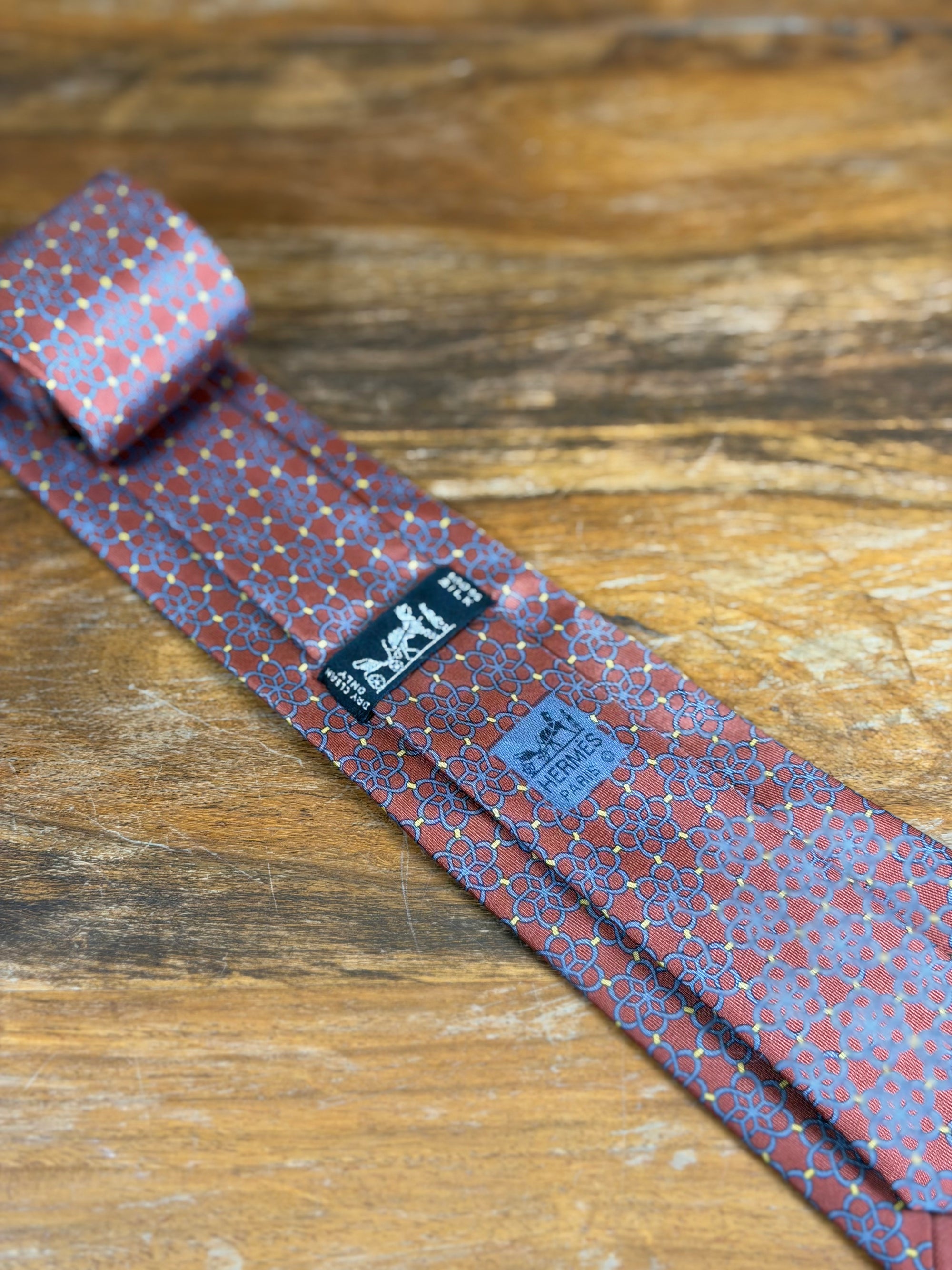 Corbata Hermés roja