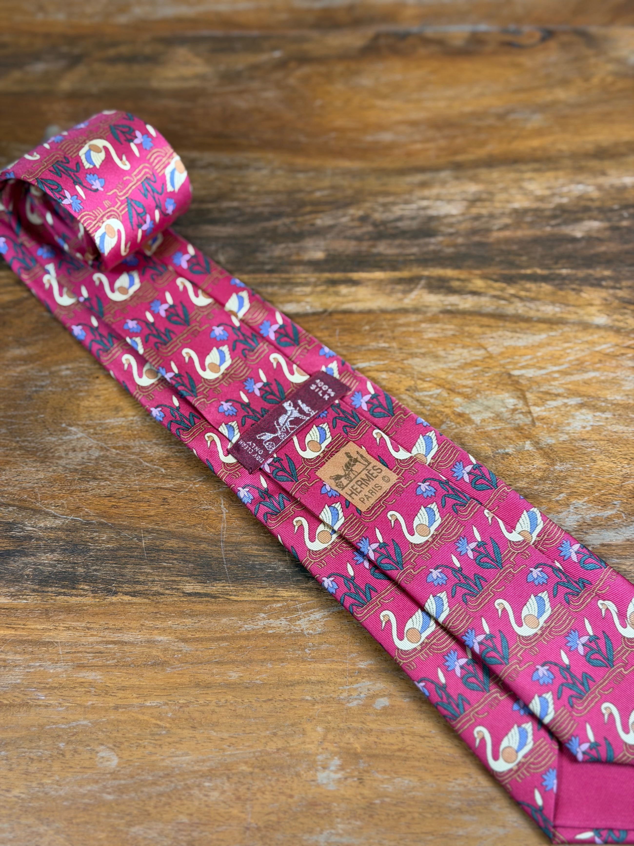 Corbata Hermés roja