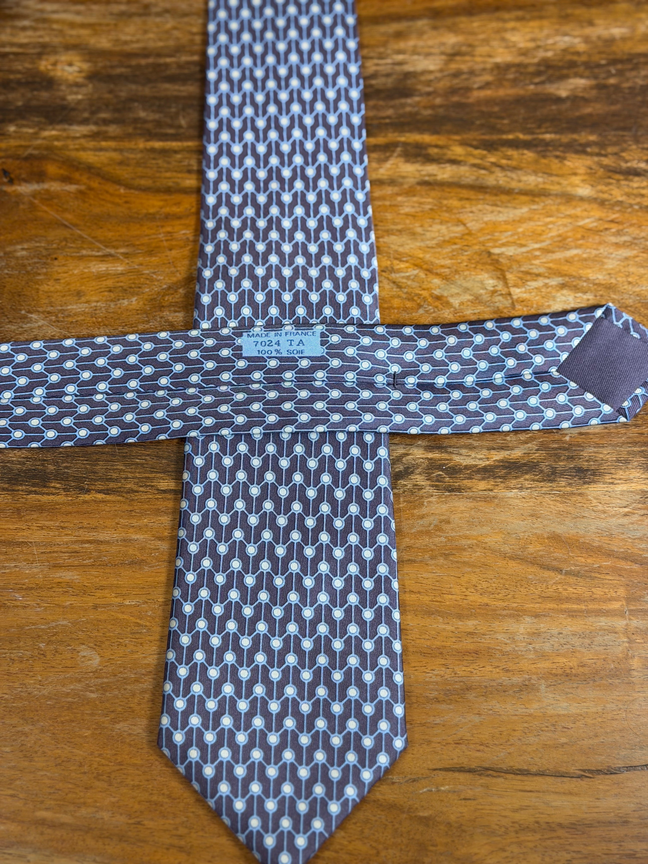 Corbata Hermés morada