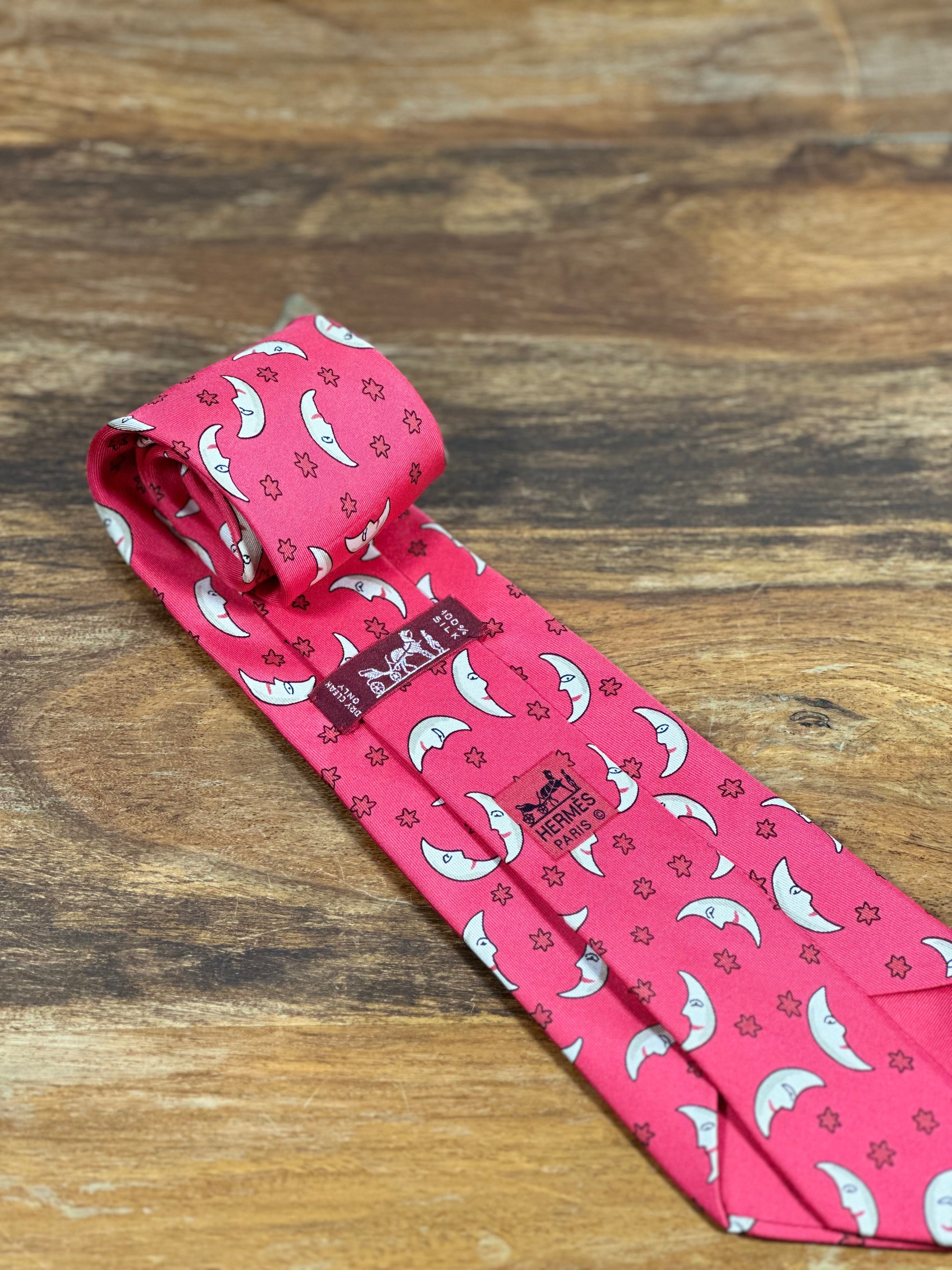 Corbata Hermés roja