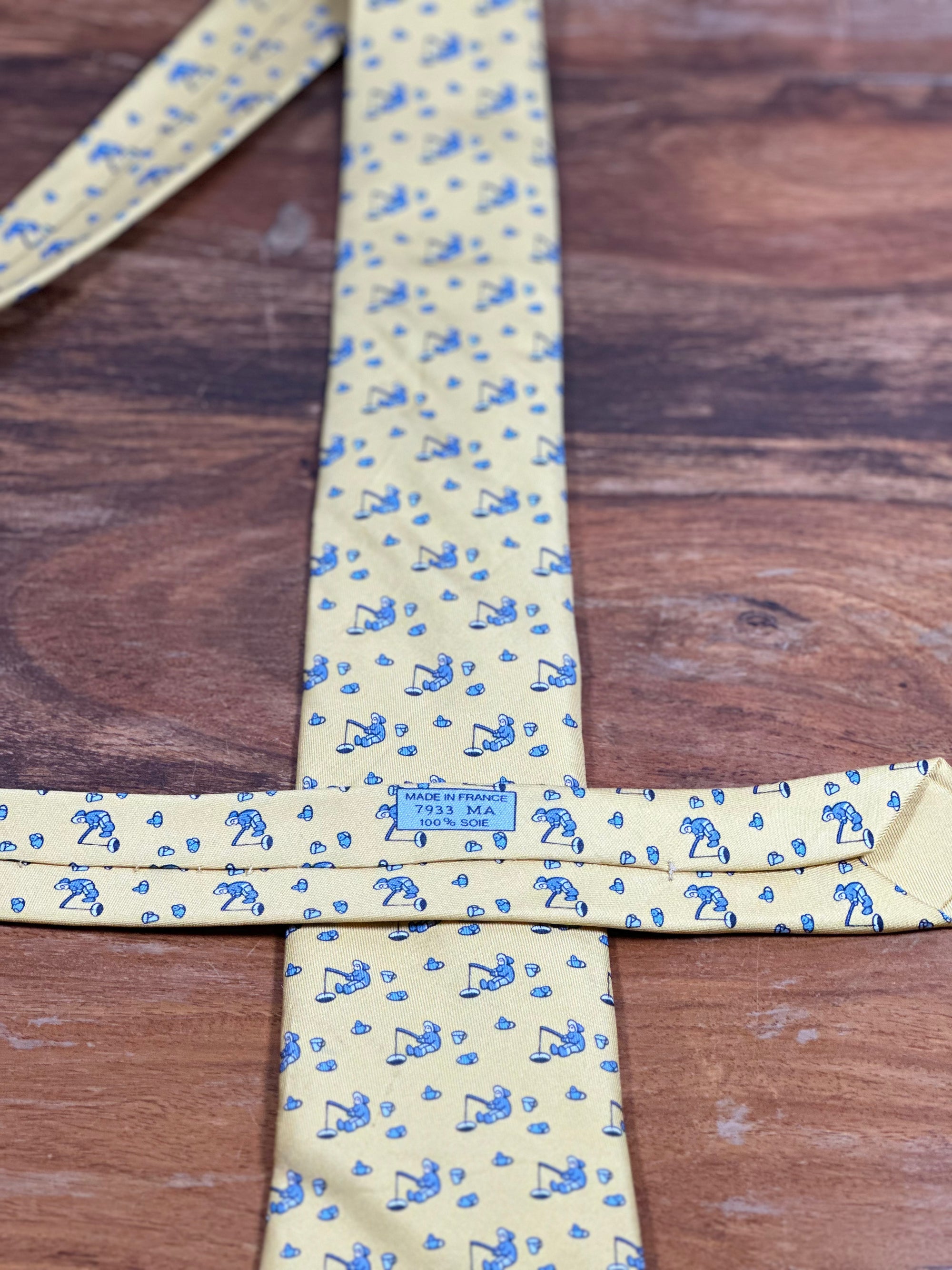 Corbata Hermés amarilla