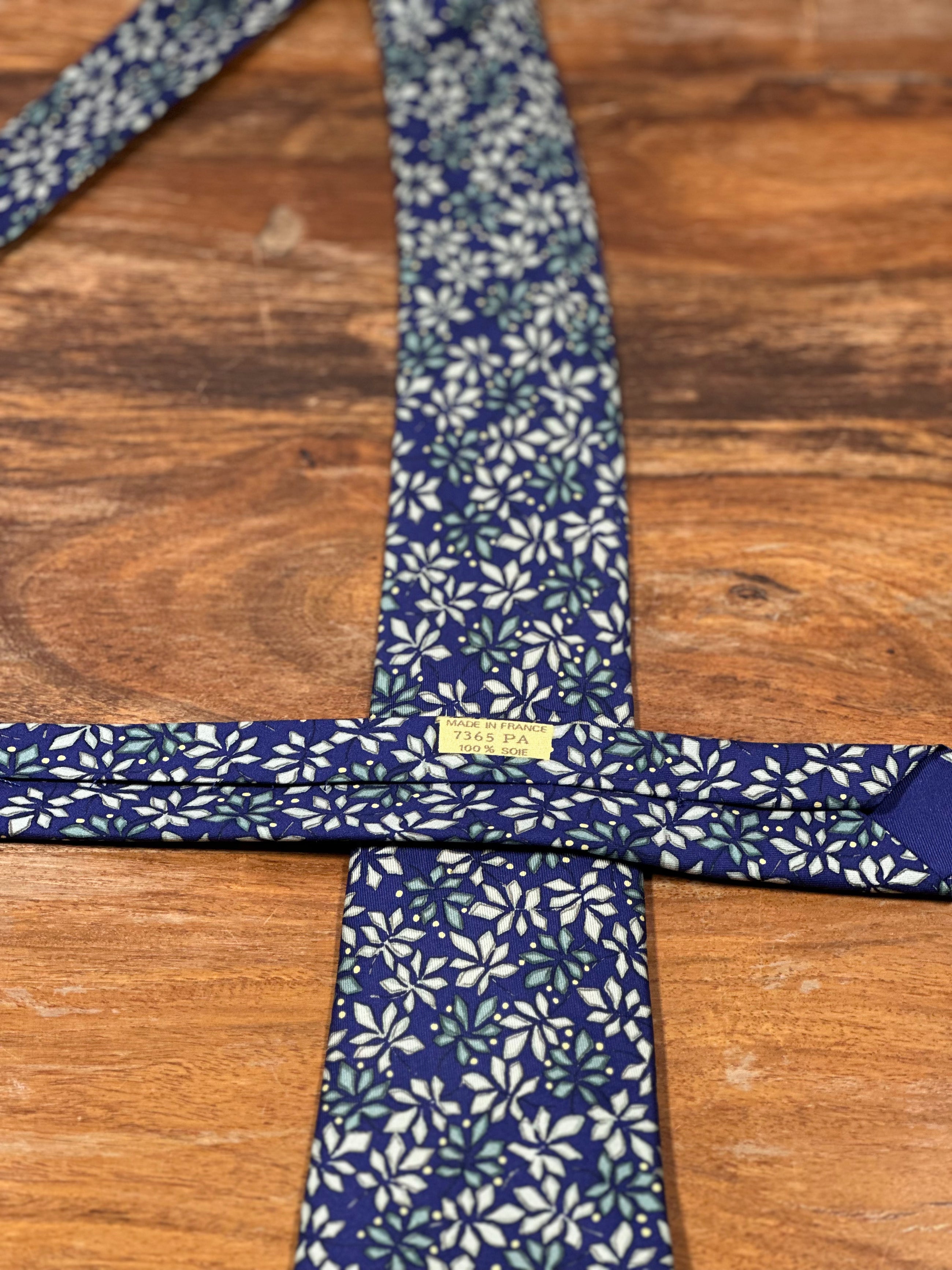 Corbata Hermés azul