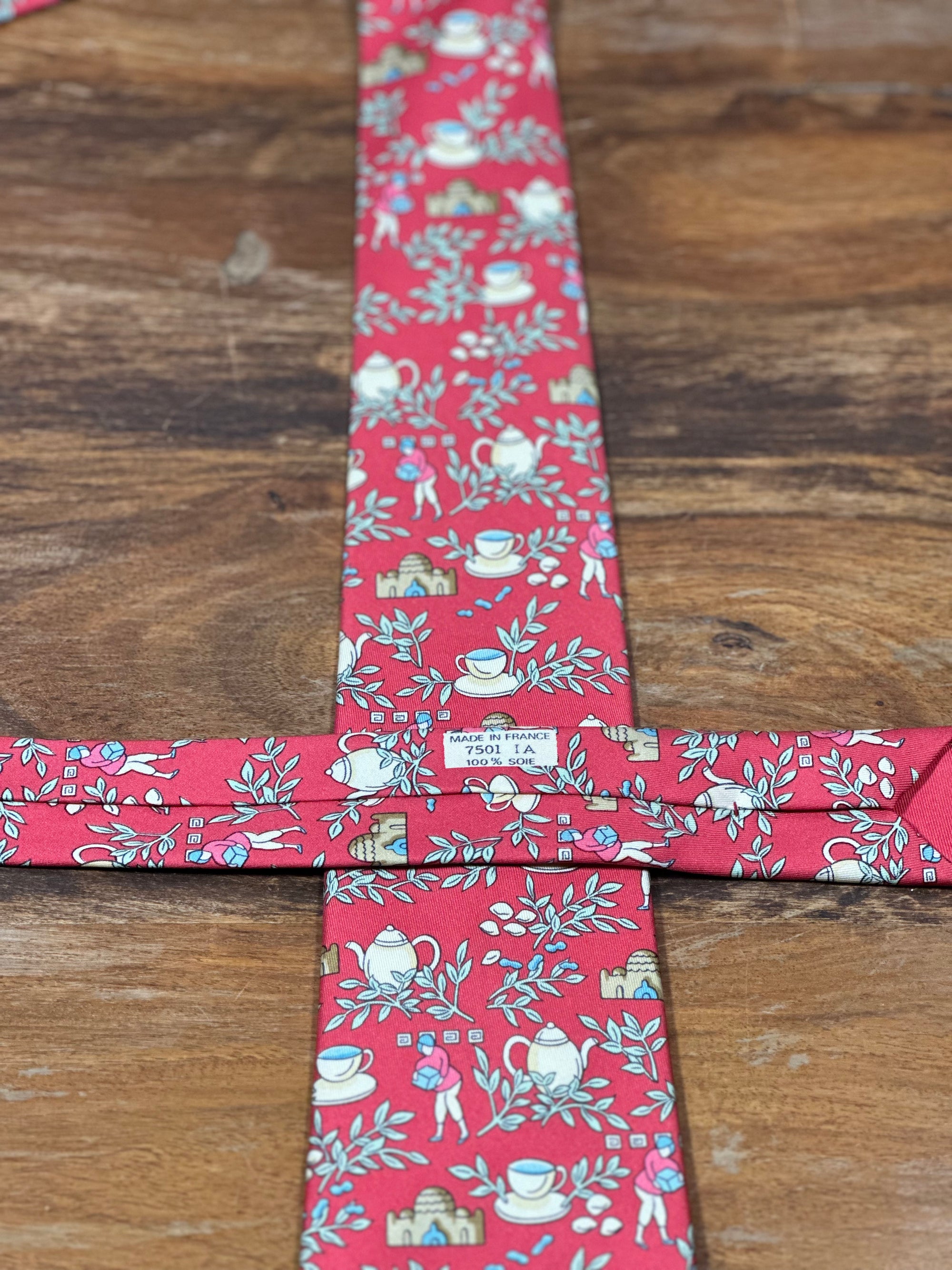 Corbata Hermés roja