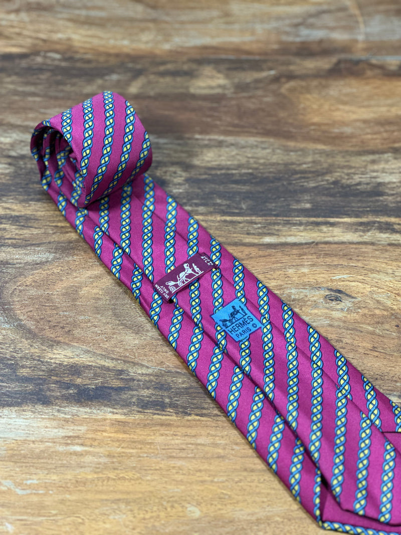 Corbata Hermés burdeos