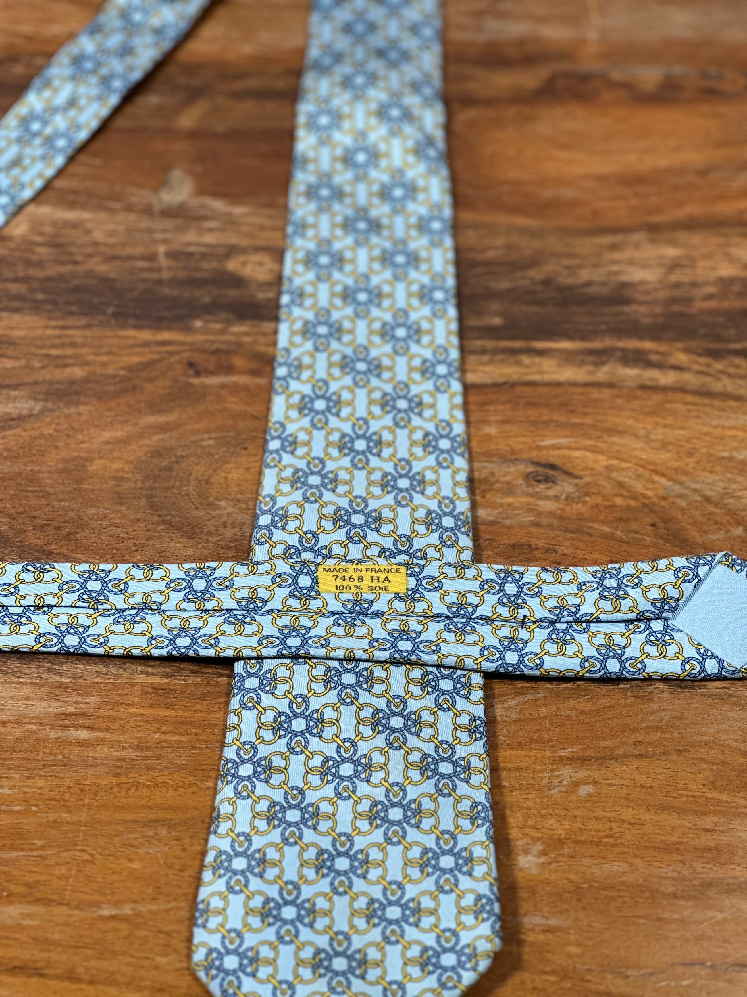 Corbata Hermés azul