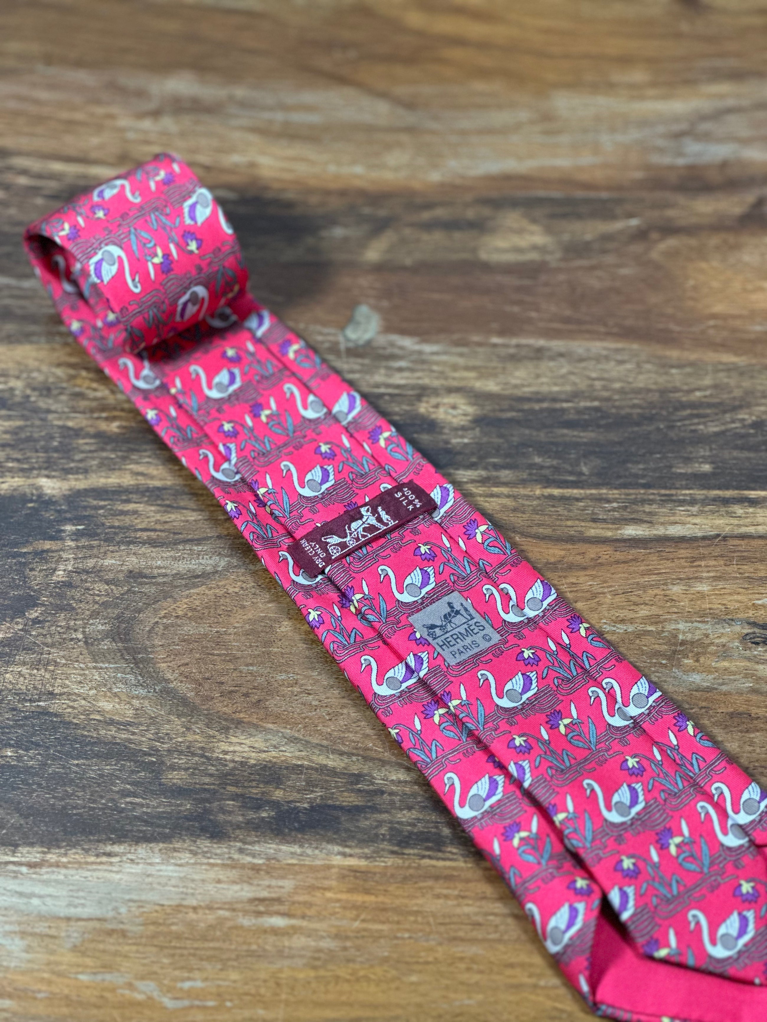 Corbata Hermés roja