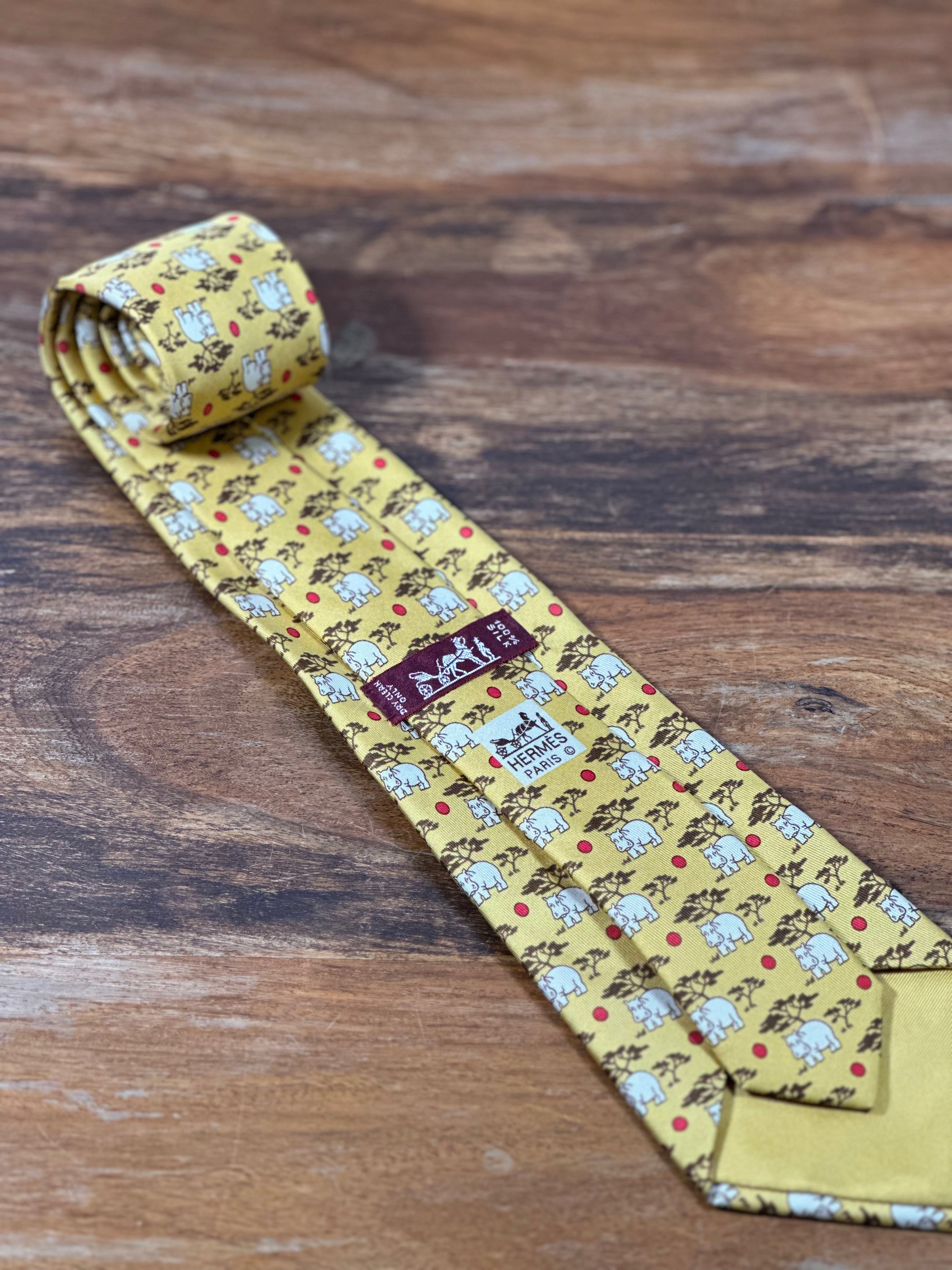 Corbata Hermés amarilla