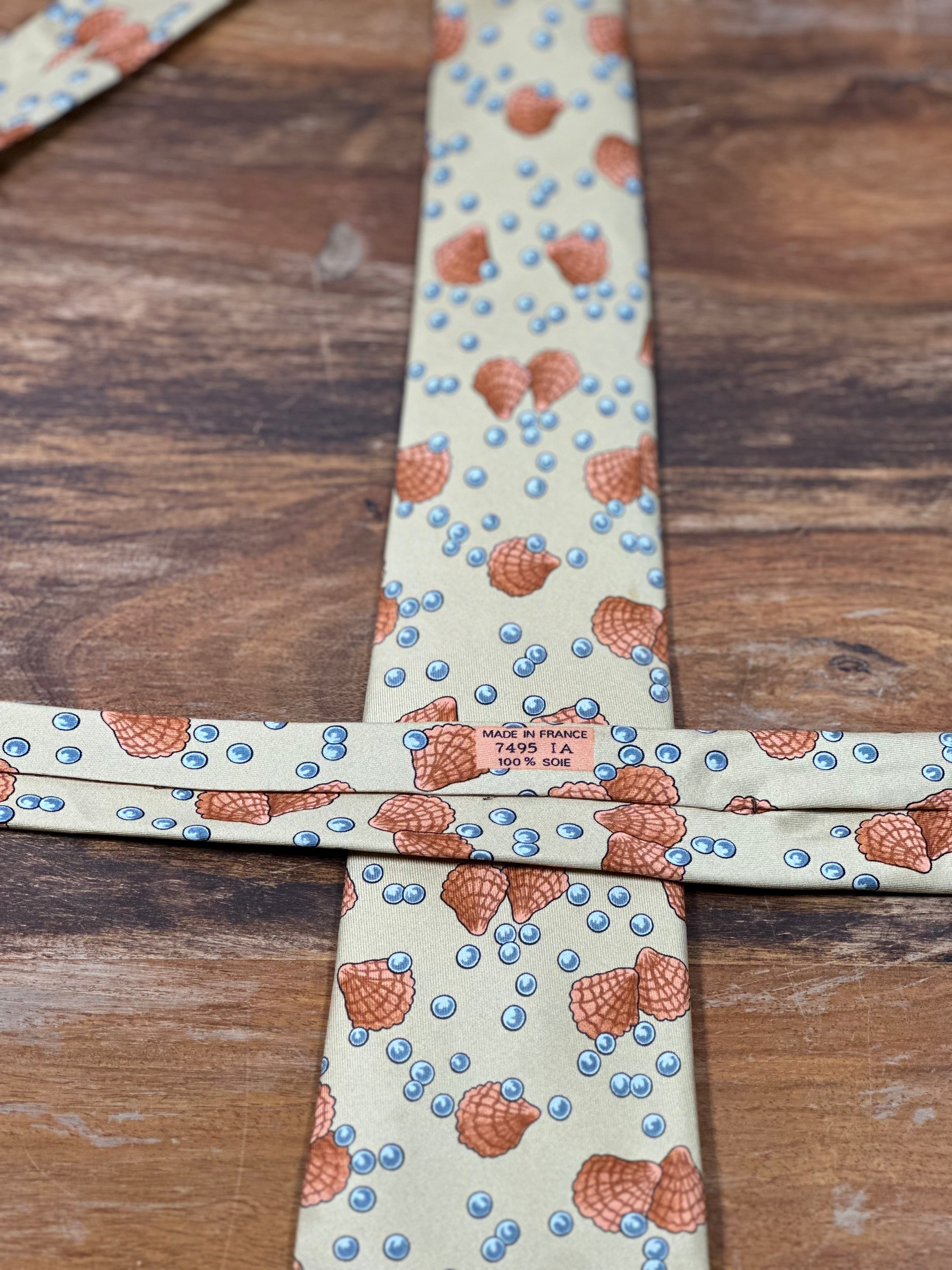 Corbata Hermés beige